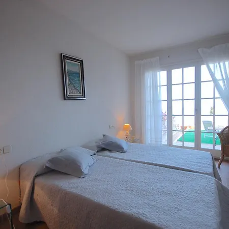 Lets Holidays Sailor House With Sea Views