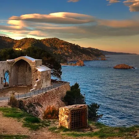 Дом отдыха Lets Holidays Sailor House With Sea Views